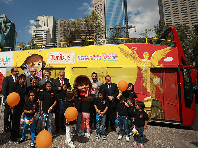 Newsline Report - Plataformas - Nickelodeon inaugura Turibs de 'Dora la exploradora'