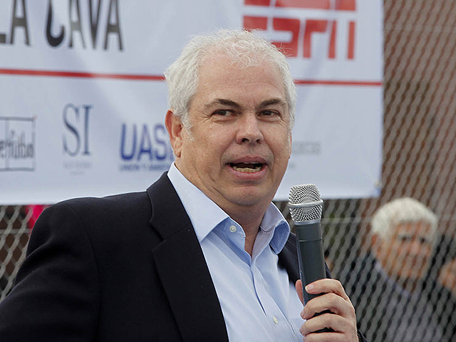 Newsline Report - Plataformas - ESPN dona un centro recreativo en La Cava