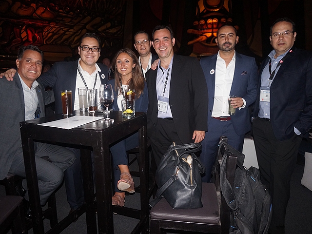 Newsline Report - Plataformas - Fiesta Bienvenida a ConvergenciaShow.Mx