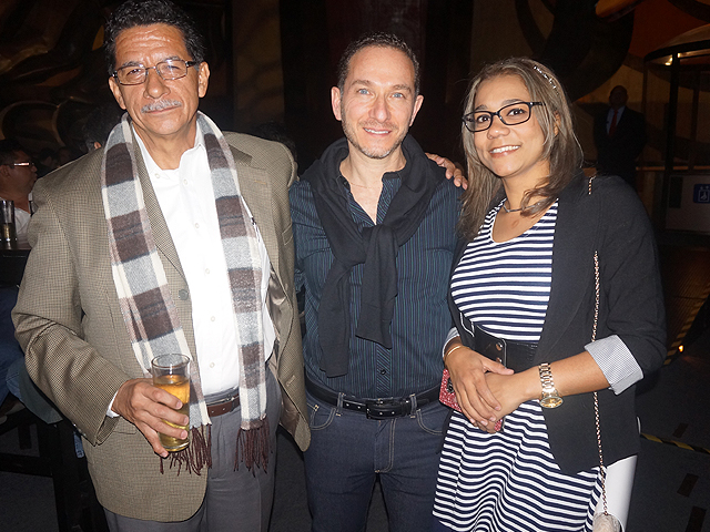 Newsline Report - Plataformas - Fiesta Bienvenida a ConvergenciaShow.Mx