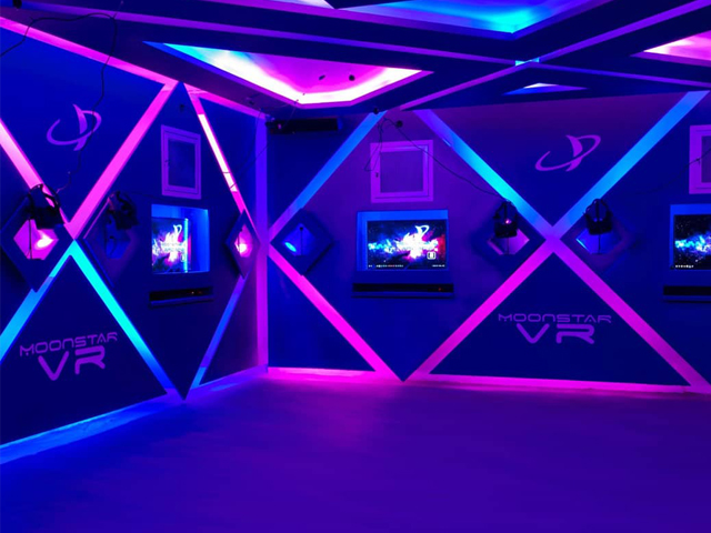 Newsline Report - Negocios - Moonstar VR abre primer Arcade ShowRooom de Facebook en Mxico