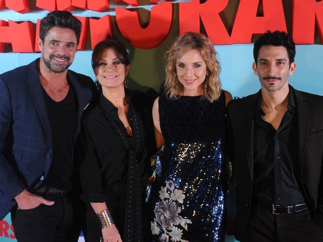 Newsline Report - Contenidos - Telefe present '100 das para enamorarse'
