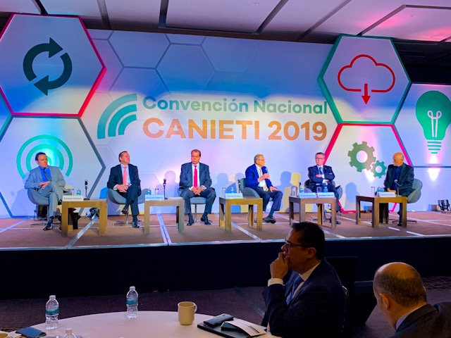 Newsline Report - Negocios - CANIETI llev a cabo su 40 Convencin Nacional Anual