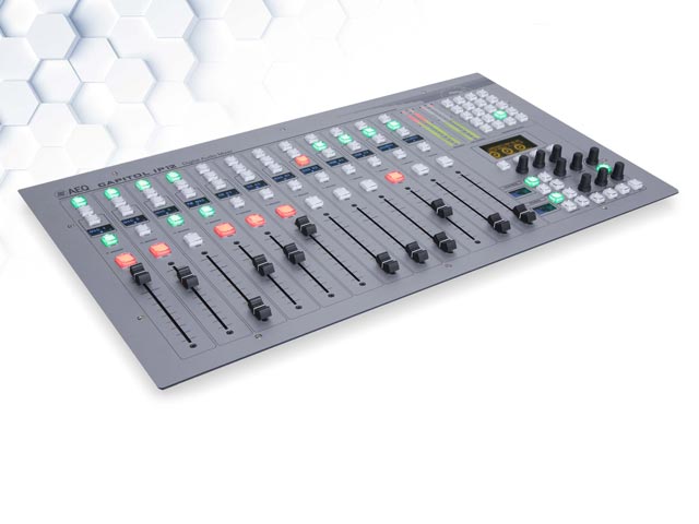 Newsline Report - Tecnologa - La Costea Radio equip sus estudios con Capitol IP