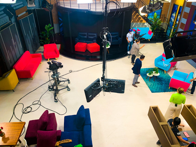 Newsline Report - Negocios - 'Quiero TV' estrena foros e instalaciones