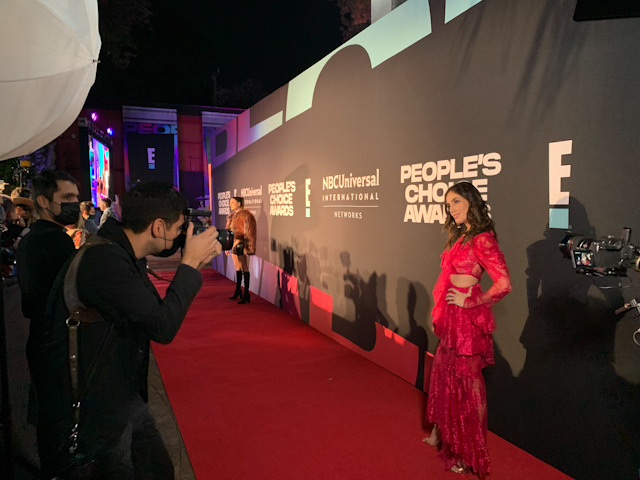 Newsline Report - Contenidos - E! Entertainment celebr los People's Choice Awards 2021