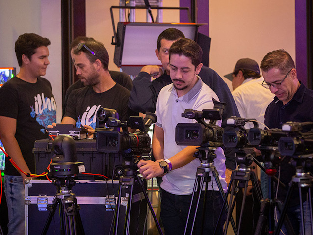 Newsline Report - Tecnologa - Panasonic destac las nuevas cmaras PTZ en el Merln Road Show 2022