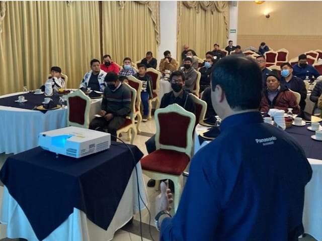 Newsline Report - Tecnologa - Panasonic exhibi amplio portafolio de soluciones PTZ