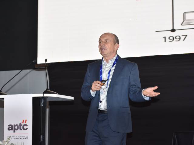 Newsline Report - Plataformas - #APTC2023: 'Conectividad inalmbrica en el hogar y redes opticas'
