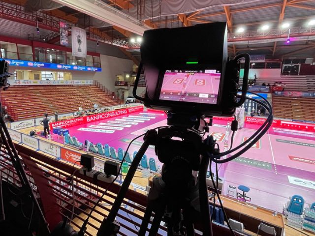 Newsline Report - Tecnologa - Blackmagic Design posibilita transmisiones de la liga profesional italiana de voleibol femenino