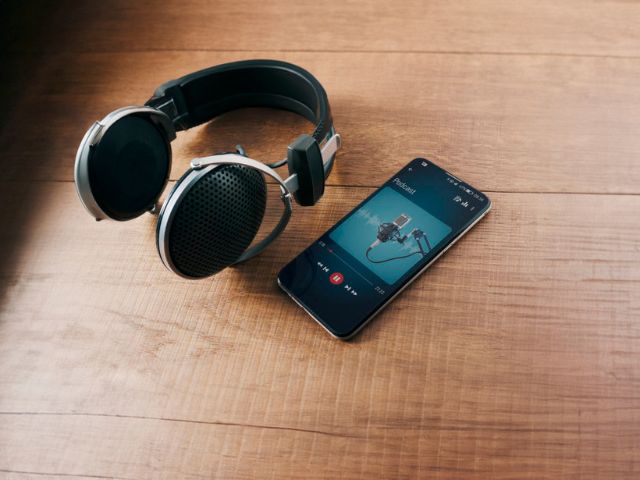 Newsline Report - Tecnologa - Pinnacle Group: Conoce el legado de la Radio.