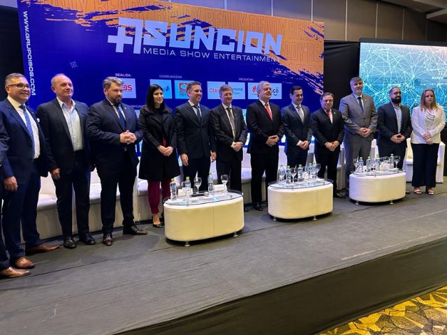 Newsline Report - Plataformas - Asuncin Media Show abord temas como la piratera y la inclusin digital con xito