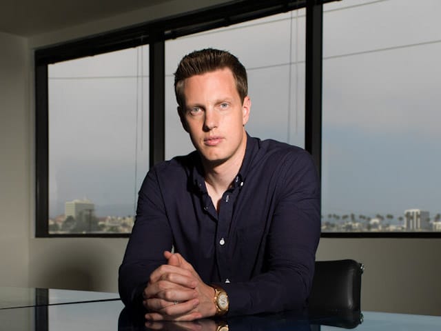 Newsline Report - Negocios - Skydance anuncia cambios en CBS News y elimina polticas en Paramount