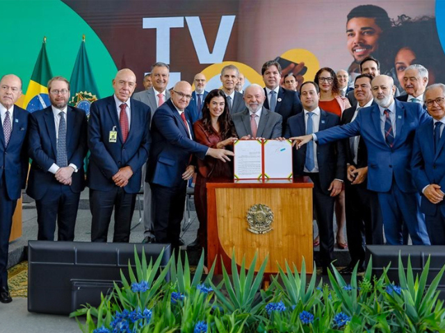 Brasil firma decreto para impulsar la TV 3.0