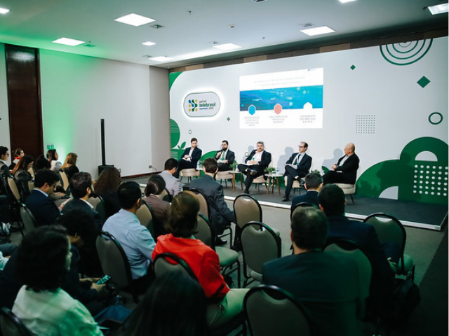 Newsline Report - Plataformas - Painel Telebrasil 2025: Telecomunicaciones en Amrica Latina