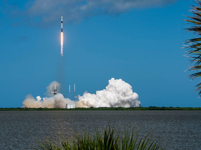 Newsline Report - Satlite - SpaceX supera los 10,000 satlites Starlink en rbita y marca un rcord