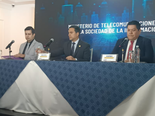 Millicom y Claro renuevan contrato para operar en Ecuador