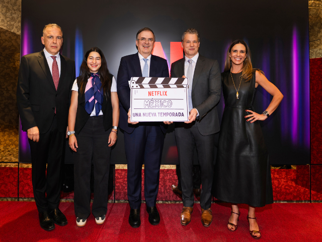Newsline Report - Negocios - Netflix inaugura nuevas oficinas en CDMX y reafirma su apuesta por la producci�n nacional