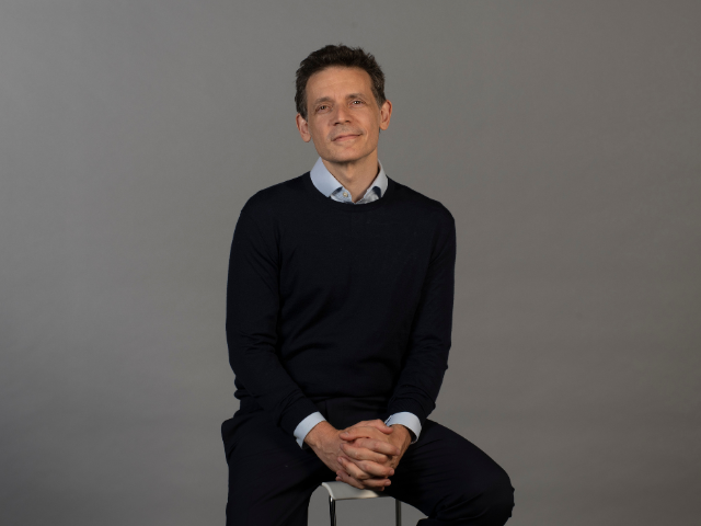 Newsline Report - Negocios - Daniel Burman es asignado como Head de Contenidos Originales de Disney+ Latinoam�rica