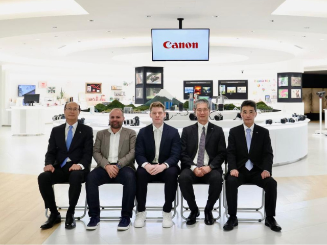Newsline Report - Tecnolog�a - Merlin Distributor es premiado por Canon y visita sus oficinas en Jap�n