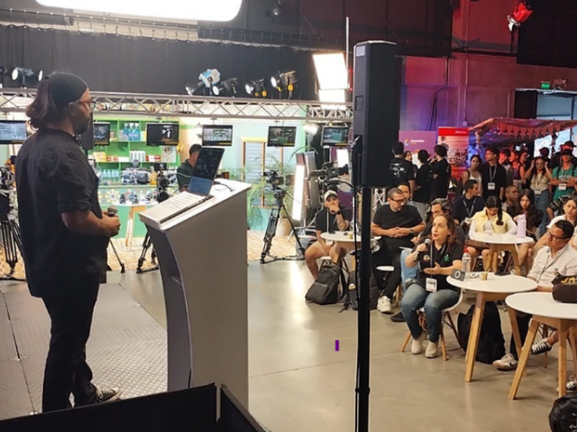 Newsline Report - Tecnolog�a - Sony muestra Ocellus y estrena la FX5 en Am�rica Latina durante CINEMOTION LABS Medell�n