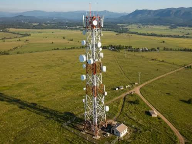 Newsline Report - Negocios - CRT fija nuevas obligaciones a Telmex y Telnor