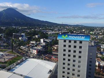 Con el rechazo del regulador, Slim contina con la compra de Telefnica El Salvador