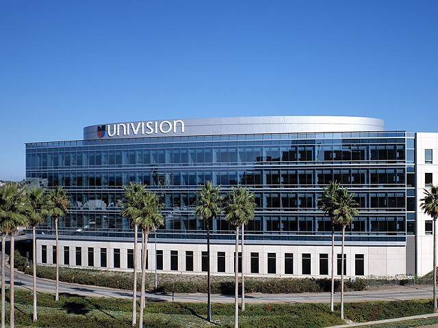 Analizan una posible venta de Univisin