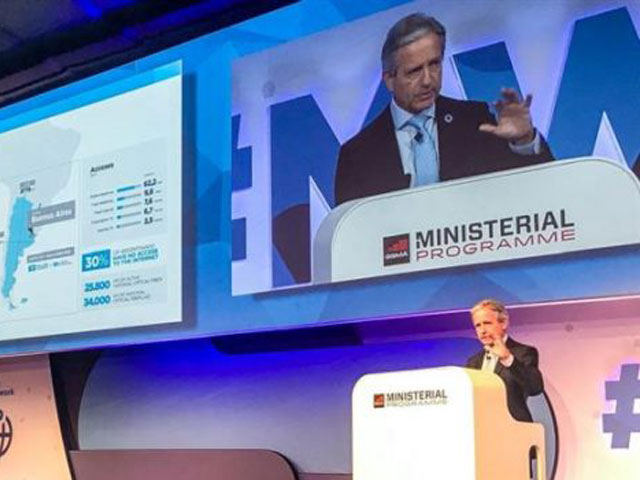 Newsline Report - Negocios - Argentina: Claro y Telefnica debern esperar para poder brindar TV satelital