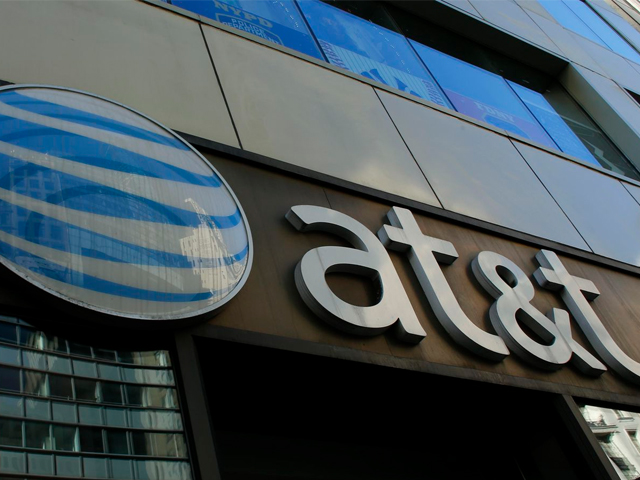 AT&T obtuvo .4 mil millones en ingresos en 4Q 2014