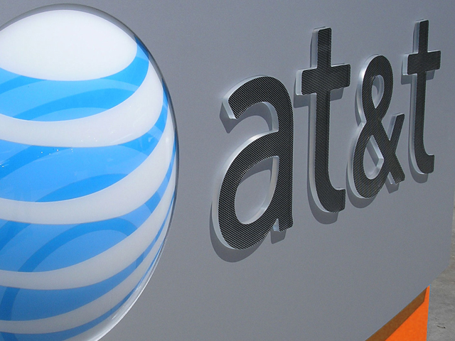 AT&T consigu quedarse con DirecTV