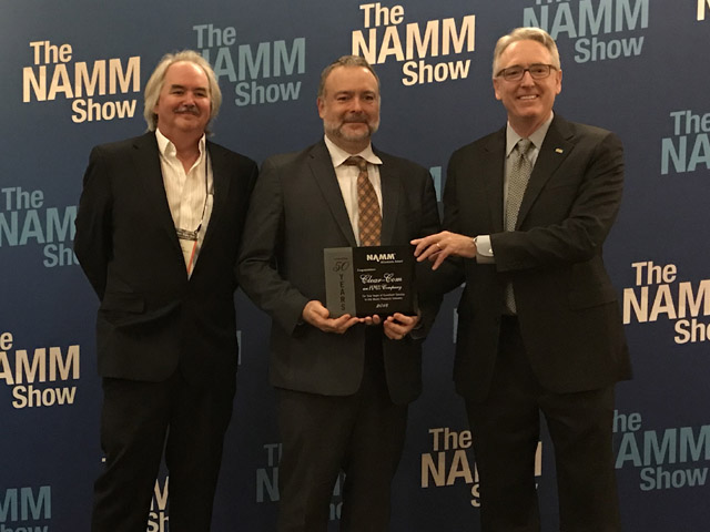 Newsline Report - Tecnologa - Clear-Com galardonada con el NAMM Milestone Award