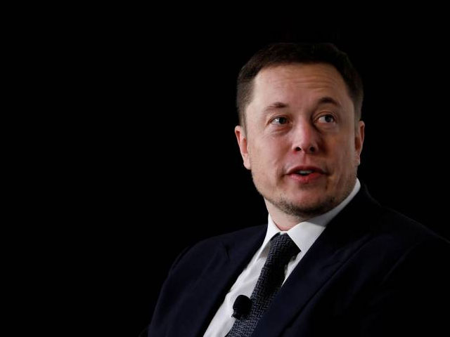 Elon Musk twitte a travs de la constelacin de satlites Starlink