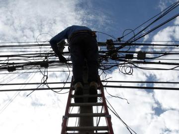 En Chile promulgan ley de retiro de cables en desuso
