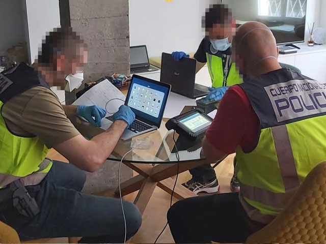 Newsline Report - Negocios - Golpe a IPTV pirata que atenda a 2 millones de usuarios