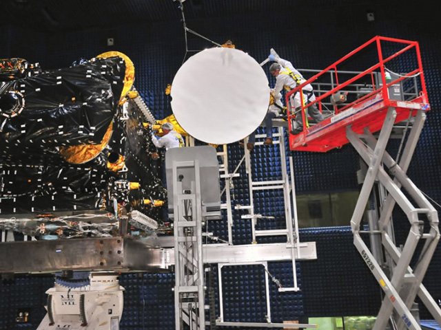 Hispasat adjudica a SSL la construccin del Hispasat 1F