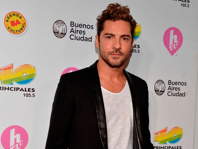 HTV transmiti en vivo desde Espaa los Premios 40 2014