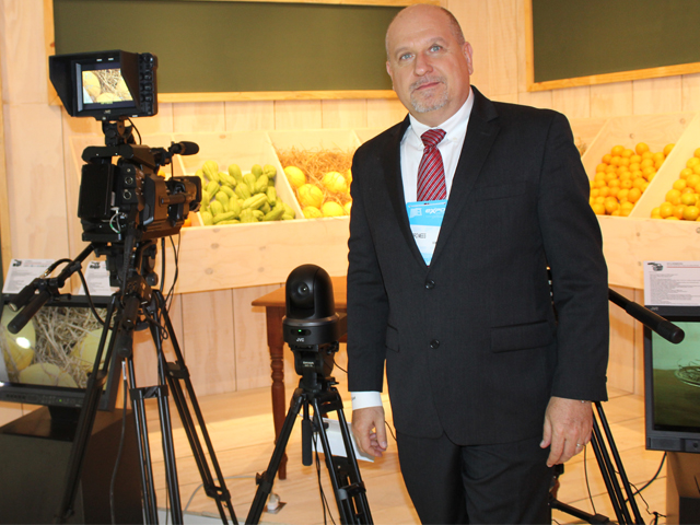 Newsline Report - Tecnologa - JVC presenta en SET Expo el prototipo de su nueva cmara de la serie PTZ