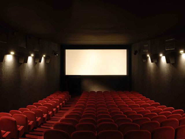 Reabrirn cines de las afueras de NY