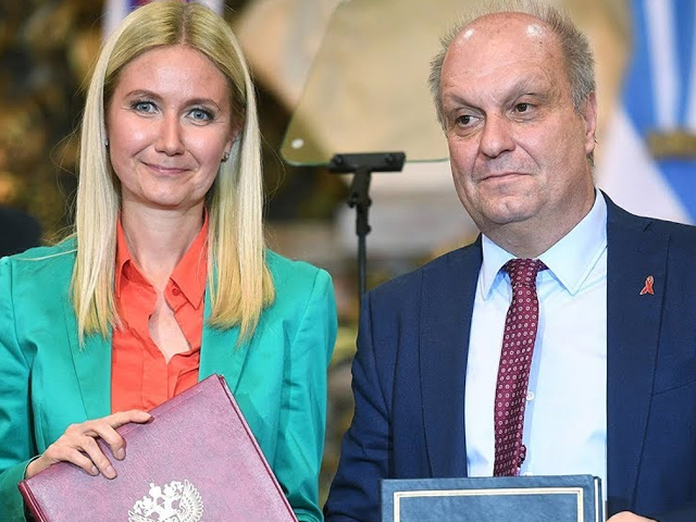 Newsline Report - Negocios - RT en Espaol estra disponible en TDA hasta 2022