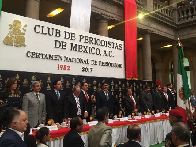 Newsline Report - Plataformas - RT recibe premio especial del Club de Periodistas de Mxico