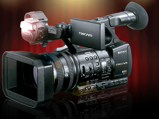 Sony lanza su nueva videocmara de mano Full HD HXR-NX5R