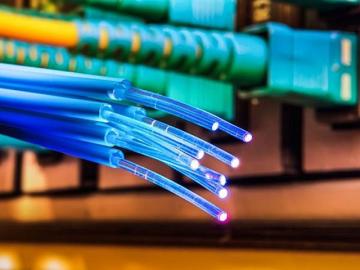 WOM y Movistar competirn por proyecto de conectividad en 15 localidades de Chile